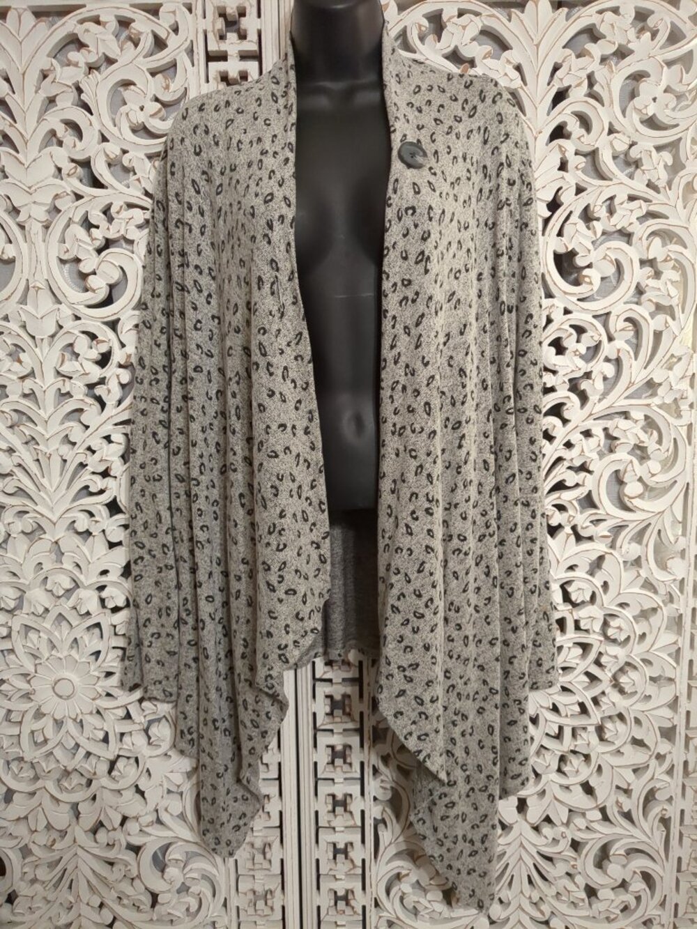 🔆🐯🔆🐯🔆 P2P 34" Animal Print Long Sleeve Sweater